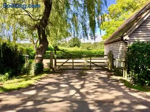 Luxurious Country Barn - Image 2