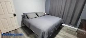 Luxury 2 Bedroom 1 Bath Fully Private - Image 1