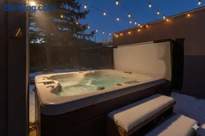 Scenic Mtn Retreat w Hot Tub & Mountain Views - Image 2