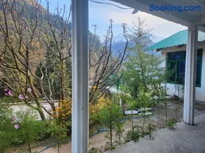 L'Ashrum Cafe & Inn - Image 2