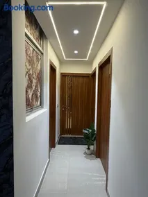 Zivora By Vaayu Sanctum 3BHK 10 min from The Taj Mahal - Image 1