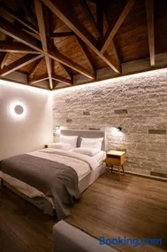 MAKRIS Papigo Luxury suites - Image 3
