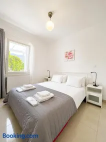 Bright & Cozy Home, 5 mins to Andros Town - Image 2