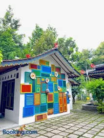 Sonosewu Guesthouse Syariah - Image 2