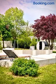 YAMM Pool House - Image 4