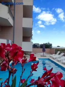 Sea view apartment with swimming pool near beach - Image 2
