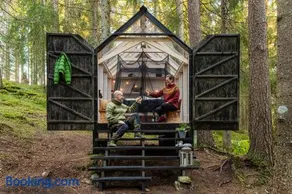Wood Wise Glasshouse Glamping - Image 1
