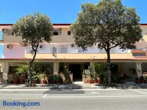 Hotel Quasar - Image 1