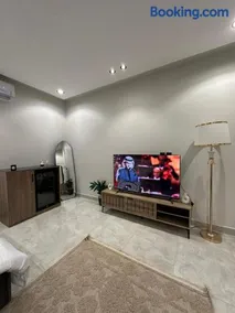 شقة استديو تصميم أنيق وهادئ بحطين بجانب البوليفارد - Image 2