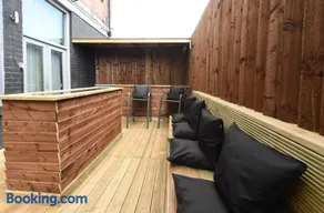 Slps 14 Hot Tub, Bar & Outdoor Terrace - Image 2
