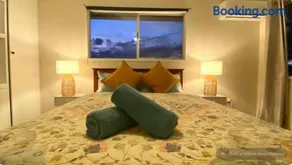 Spacious 4-Bedroom house in a shared property - Image 3