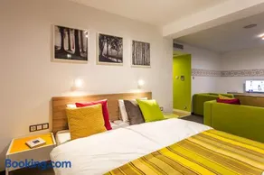 Hotel Compliment - Image 3
