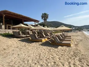 Almyra Seaside Suites - Image 2