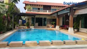 Melaka Beachfront Villa with Pool - Image 4