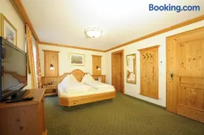 Hotel Garni Alpenland - Image 3