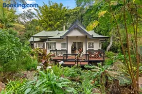 Elevata Villa Montville - Magnesium Spa & Fireplace set in a Lush Tropical Garden - Image 2