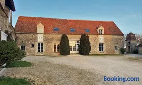 LA CHARMILLE Jolie maison de campagne 15 personnes piscine calme - Image 1