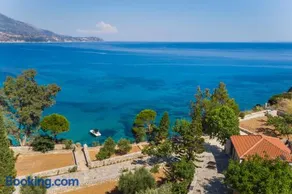 Ploes Luxury Cottages - Image 1