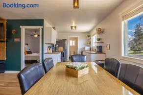 Downtown Forest Retreat - Image 3