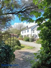 Farm Stay with animal experiences, 30 minutes to Exmoor & Beaches, Pet friendly, Outdoor heated pool, Games barn, fast WiFi and parking - Image 2