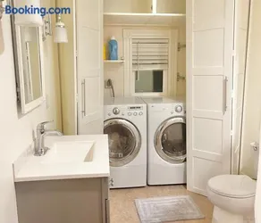 5STAR Close2BOSTON Private Stylish HOME +W/D+Wi-Fi - Image 1
