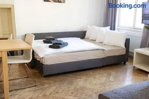 Petrin Park Apartments - 10 min walk to Charles Bridge - Image 3