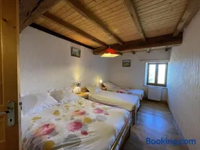 Maison rustique avec cheminée, jardin et animaux admis à Laprugne - Image 3