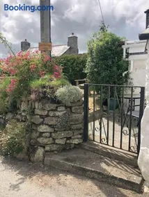 Cosy Cottage Real Fire Nearby Pub Garden Parking - Image 2