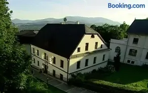 Apartmá v Rodném domě Vincenze Priessnitze v centru lázní - Image 1