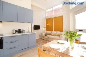 Contemporary apartment near the beach - Image 2