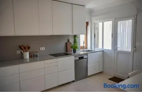 Casa con Vistas al Mar en Ribeira - Playa 5 min, Porche, Parking Privado - Image 2