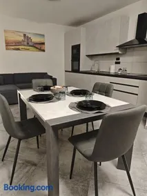 Modern flat near Assisi 2 minutes from airport ! - Image 1