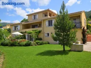 Apartment in Montbrun-les-Bains near forest - Image 2