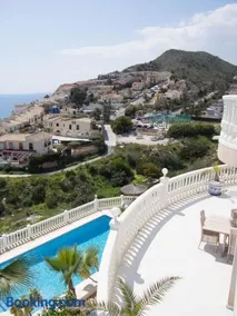 Frontline villa, five star deluxe - Image 4