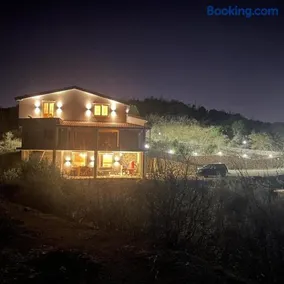 Qyteza Guest House & Camping - Image 1