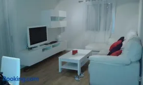 Comfy Apartment Just Outside Barcelona - Image 5