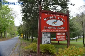 Robin Hill Camping Resort Premium Cottage 10 - Image 2