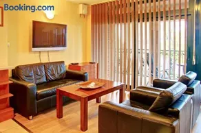 Apartamenty & Restauracja Janus - Image 1