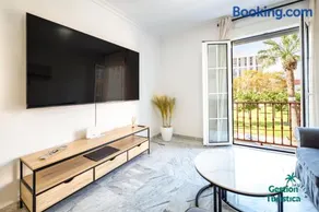Apartamento moderno en Huelva centro con parking - Image 1