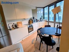 Quiet surroundings, little insight - spacious apartment - Image 2