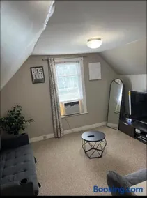 Comfortable 1 bedroom apartment attic - Image 5