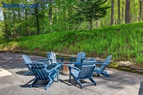 Whispering Fern Retreat - 4-Acre Luxury Escape, Fire Pit - Image 3