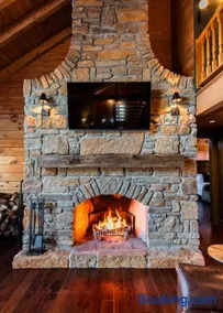 Lakeside Cabin - Image 3