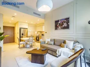 Sophisticated 2BR in Unbeatable Downtown Location - Image 4