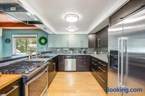 Timber Top Retreat - Image 2