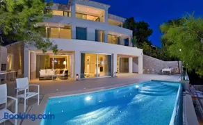 Familienorientierte Villa mit privatem Pool, Garten und Terrasse | Strandblick | Hunde erlaubt - Image 1