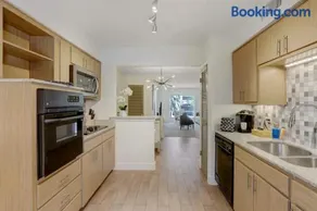 PremiumStay Galleria Area 2 BR BA Unit 204 - Image 4