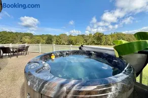 Unique 1970s Round House w Hot Tub - Image 4