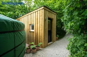 Yurt with Hot Tub near Hartington, Peak District - Image 3