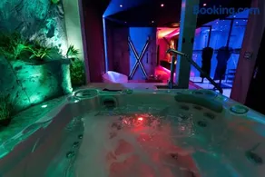 Les Secrets Rooms - Bonneval - Love Room - Spa et Hammam Privatif - Image 3